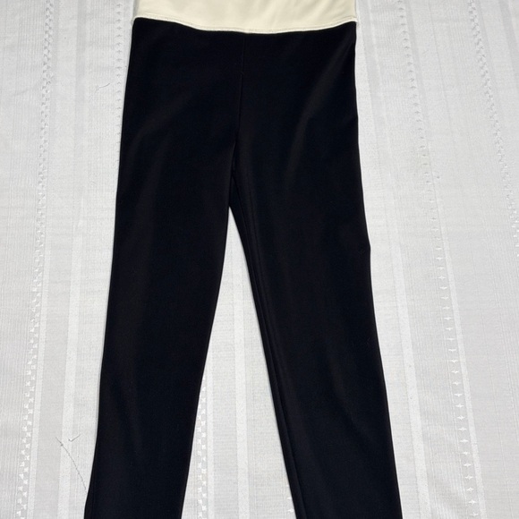 Strut This! Elegant Black and Cream Jumpsuit- Size Medium - Picture 5 of 13
